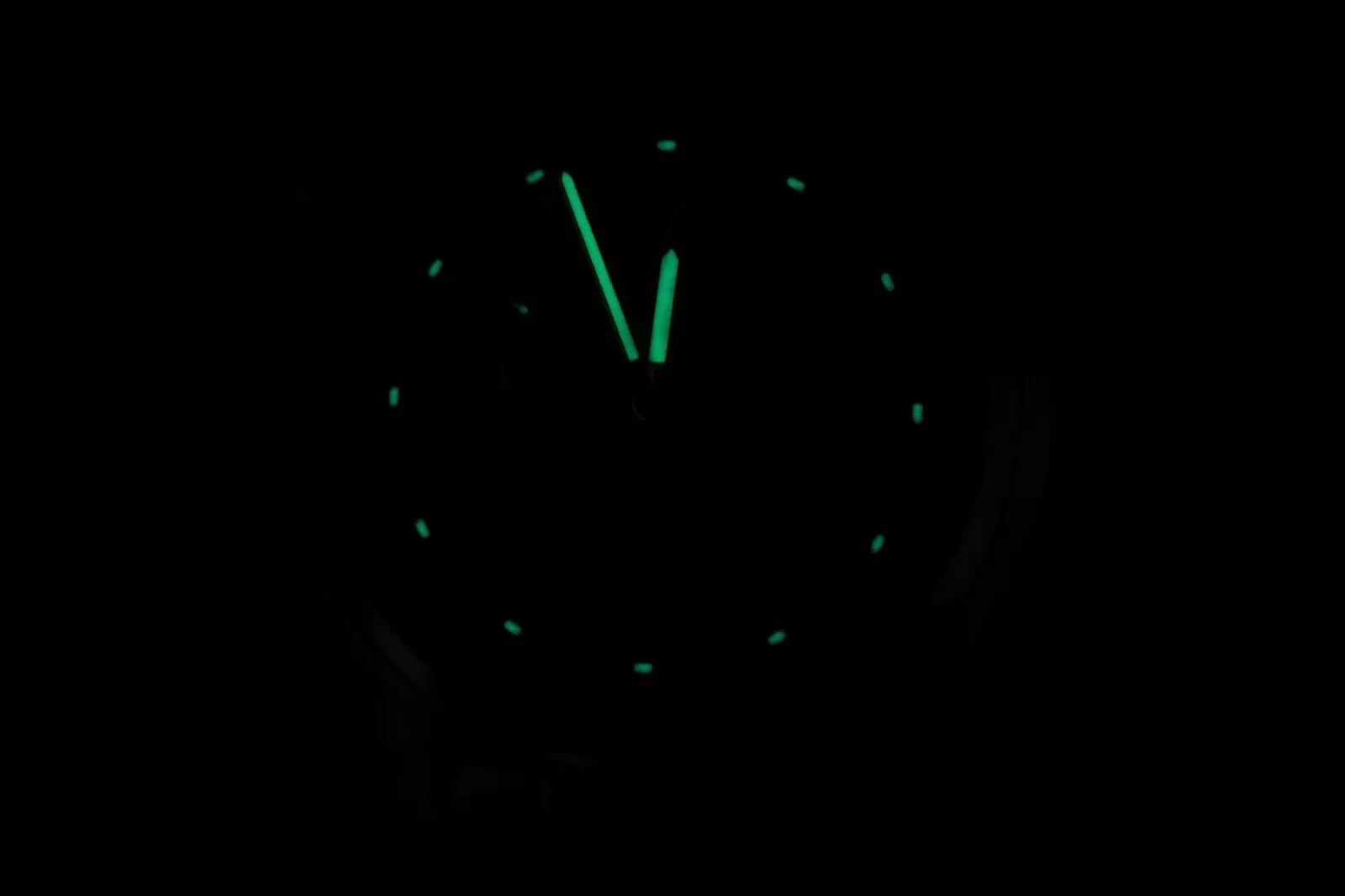 Seiko Chronograph 7T32-7C60 Quartz WRISTWATCH