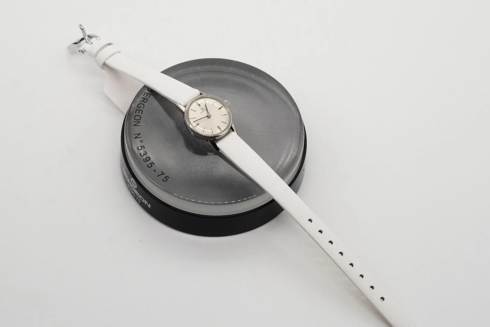 Ladies Omega 511.016 Hand Wind Watch * 1964