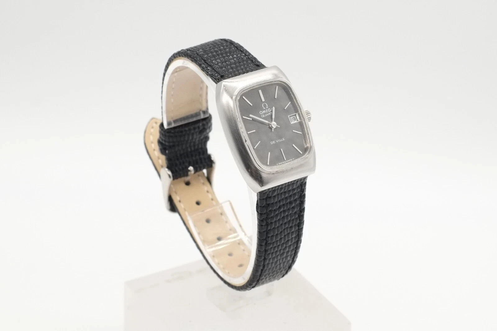 Ladies Vintage 1974 Omega DeVille Quartz 592.0001 Cal 1320