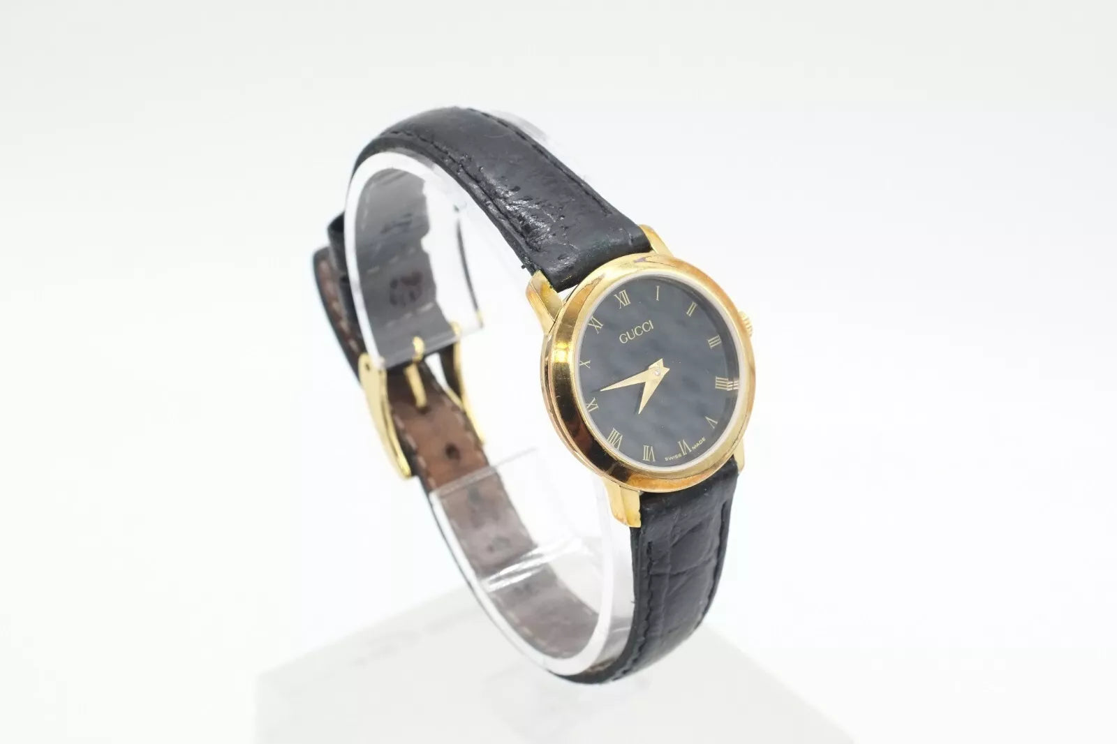 Ladies Vintage Gucci 2200L * Black Dial Quartz Watch
