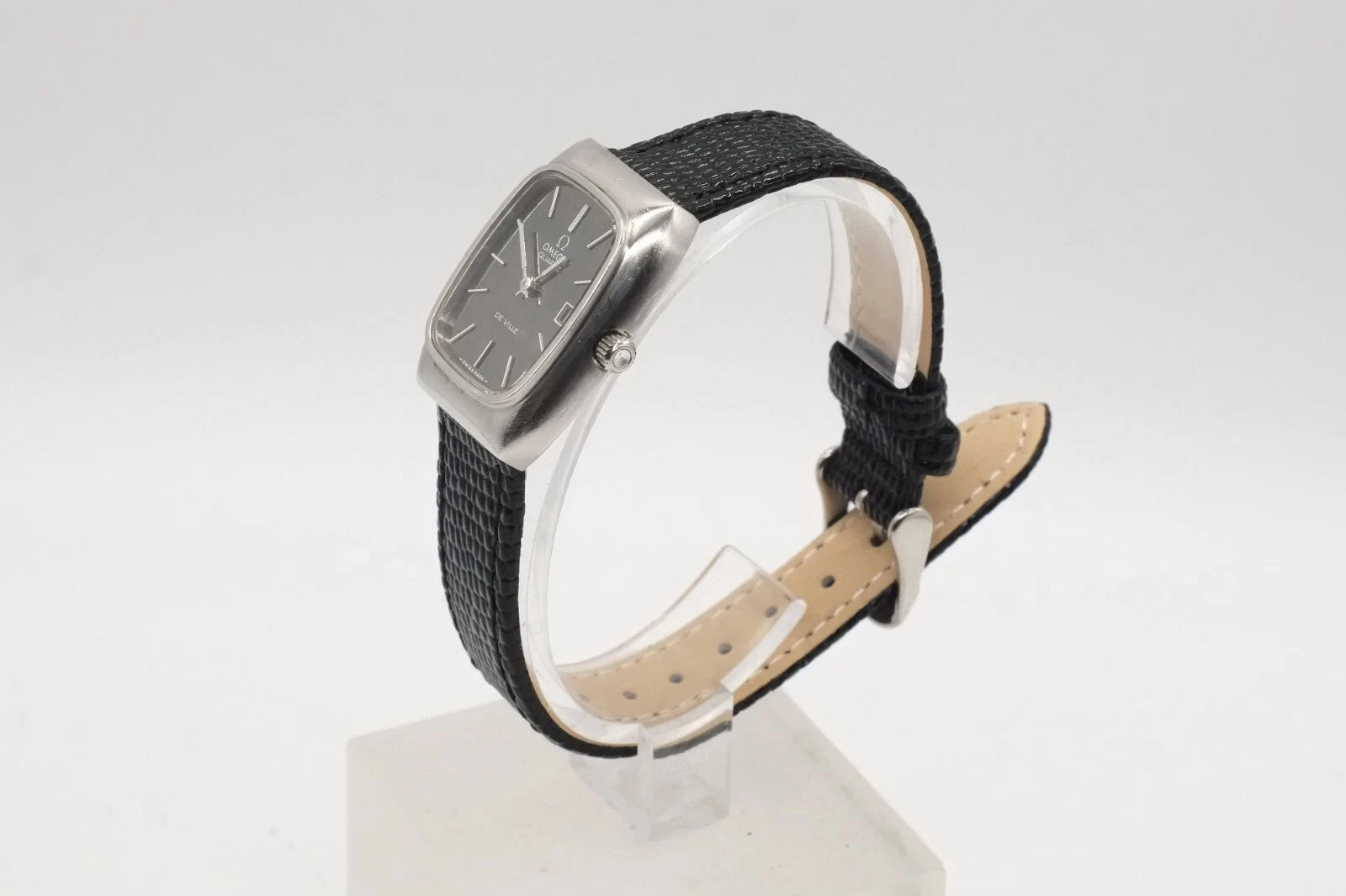 Ladies Vintage 1974 Omega DeVille Quartz 592.0001 Cal 1320
