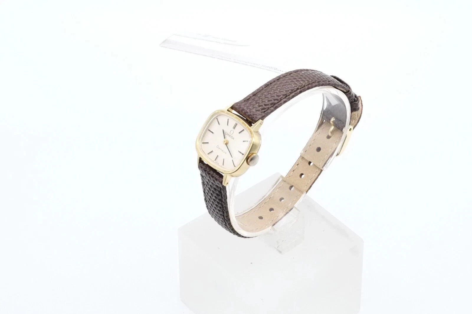 Ladies Omega Geneve 511.0413 Hand Wind Watch *