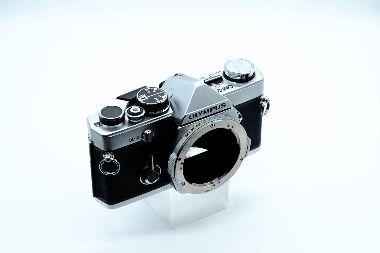 Olympus OM-2 + OLYMPUS ZUIKO 50mm 135mm + Accessories * NEW LIGHT SEALS