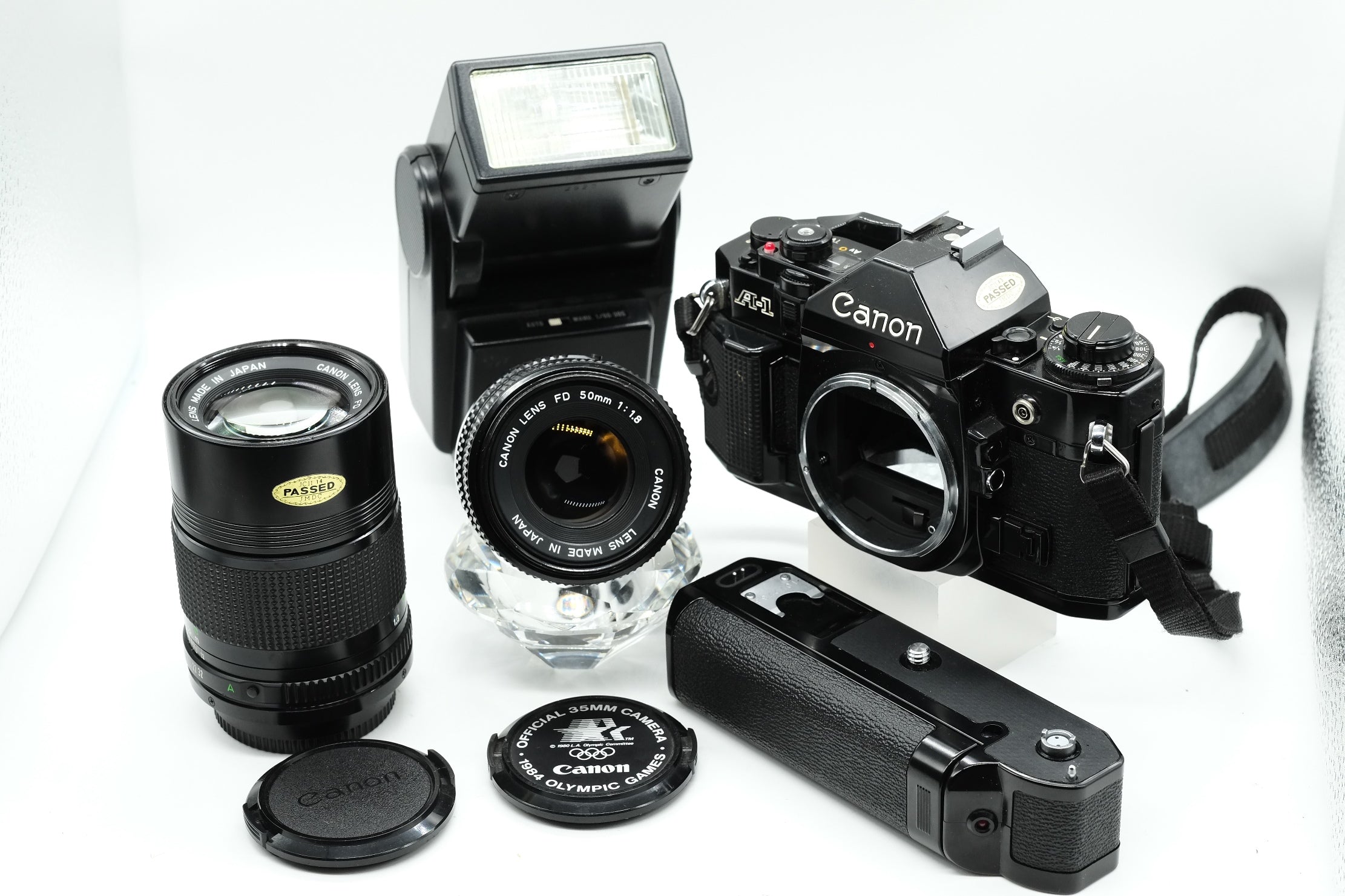 * EXCELLENT * Canon A-1 + Canon FD 50mm 1.8 + Canon 135mm 3.5 NEW LIGHT SEALS