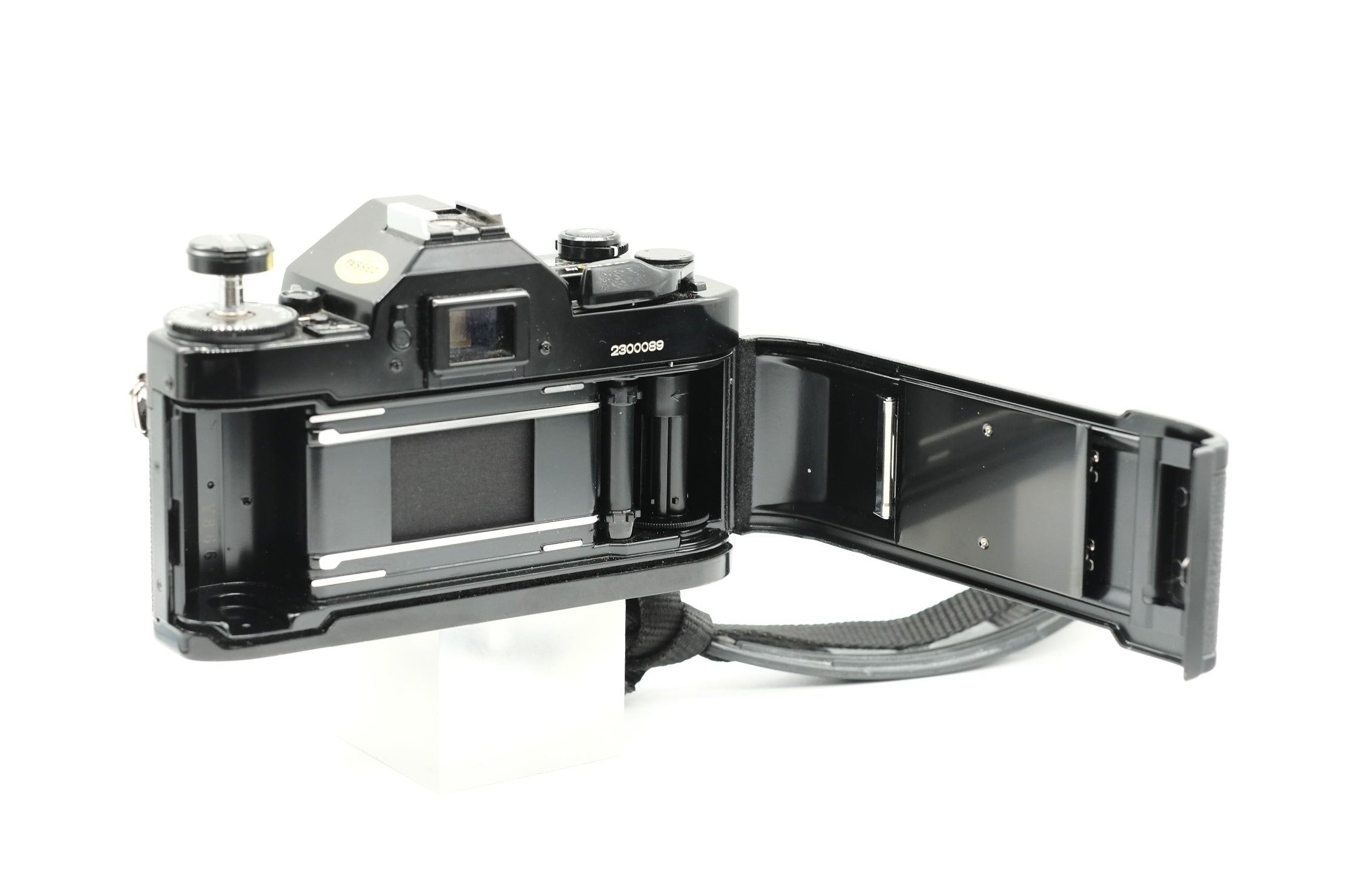 * EXCELLENT * Canon A-1 + Canon FD 50mm 1.8 + Canon 135mm 3.5 NEW LIGHT SEALS