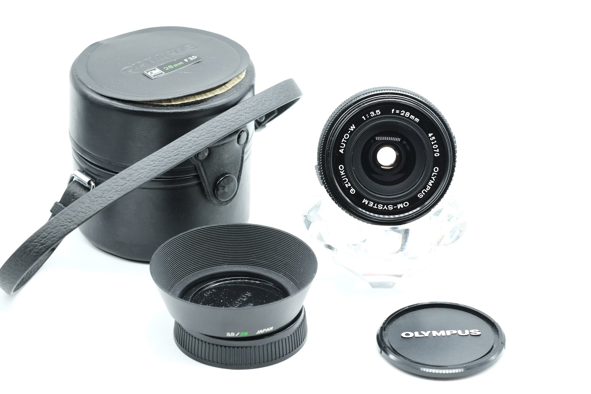 **** MINT *** OM OLYMPUS ZUIKO AUTO-W 28mm 1:3.5 + ACCESSORIES