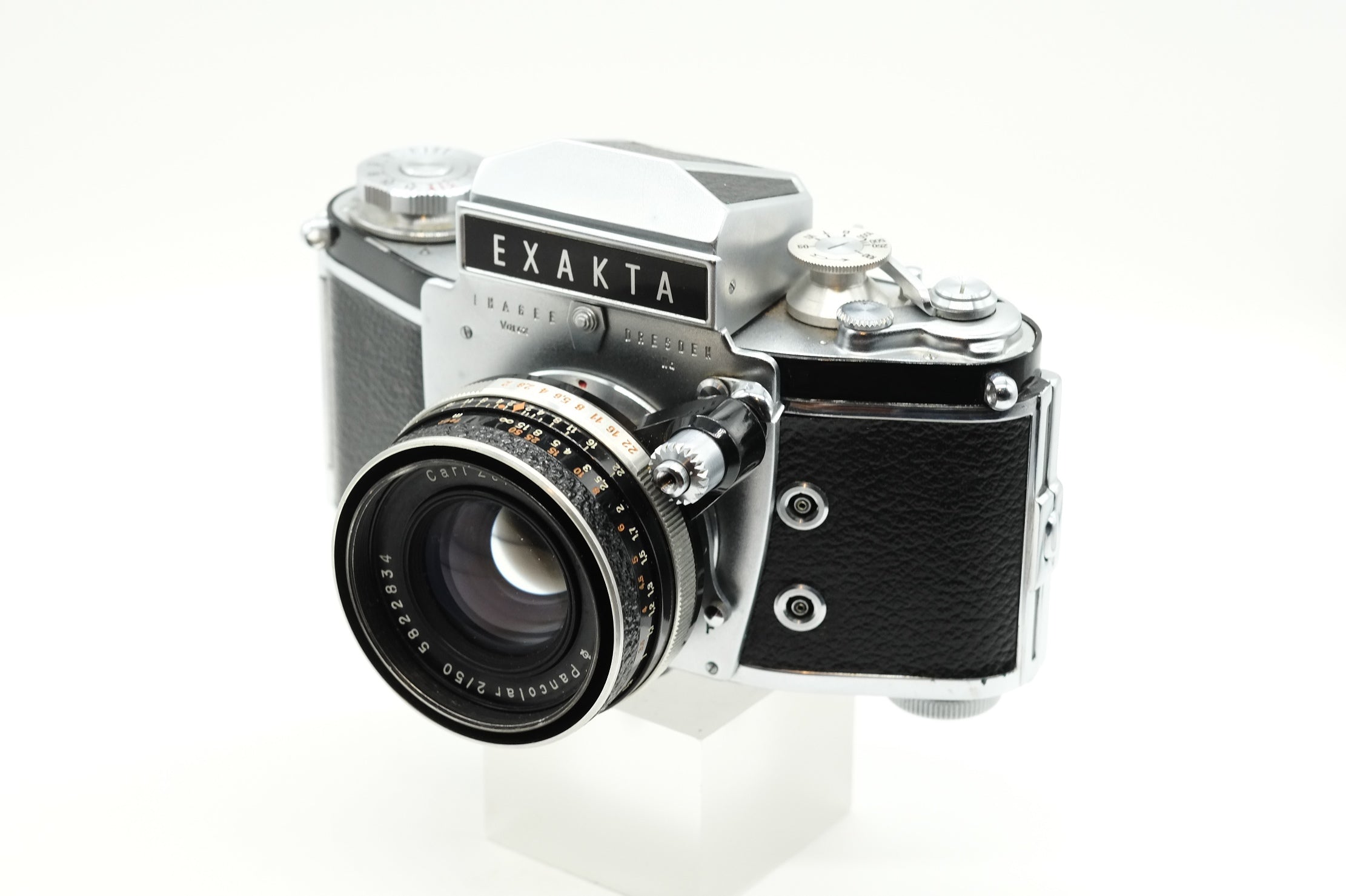 Ihagee Exakta Varex IIa 35mm SLR Film Camera with Zeiss Pancolar 50mm F/2 Lens