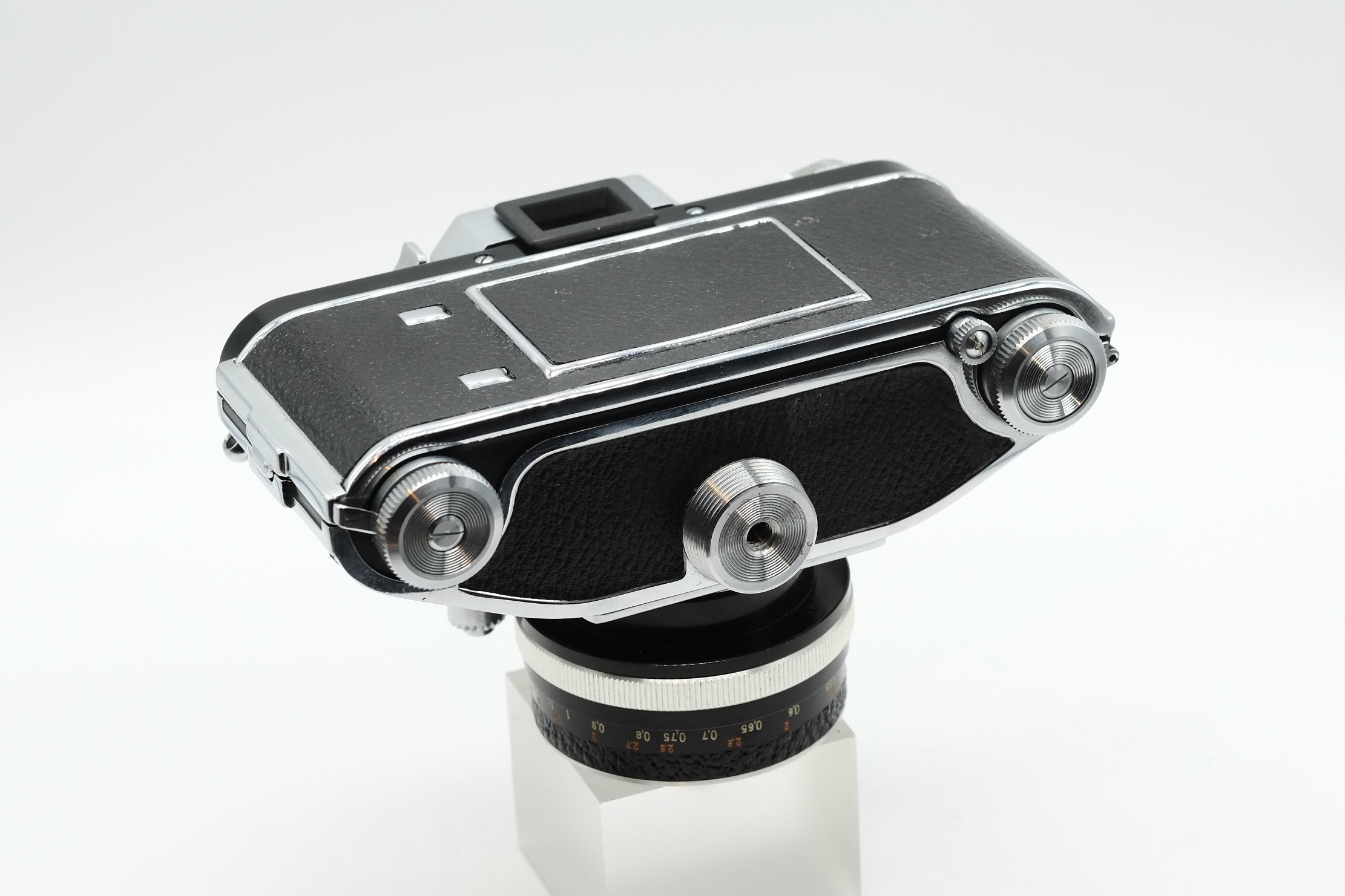 Ihagee Exakta Varex IIa 35mm SLR Film Camera with Zeiss Pancolar 50mm F/2 Lens
