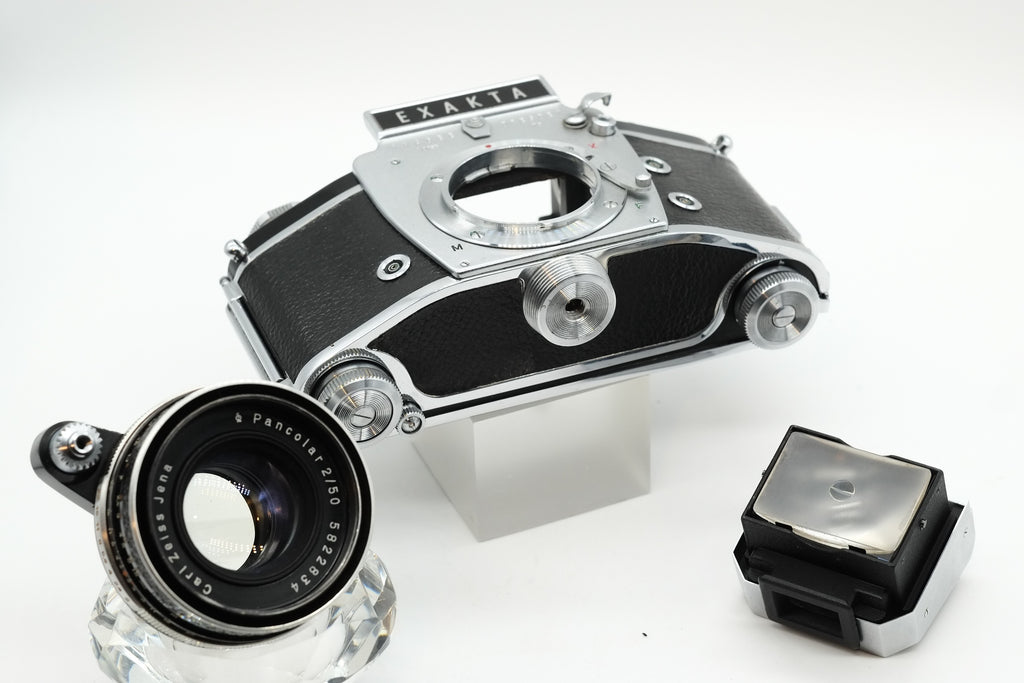 Ihagee Exakta Varex IIa 35mm SLR Film Camera with Zeiss Pancolar 50mm F/2 Lens
