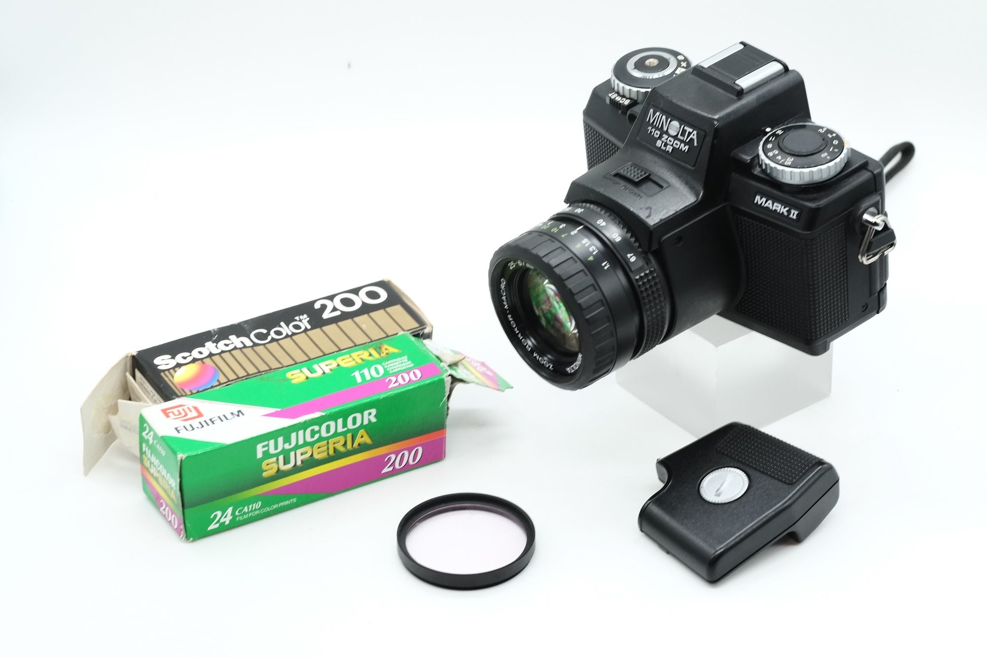 Minolta 110 Zoom SLR Mark II 110 film camera + 2 x Films rolls