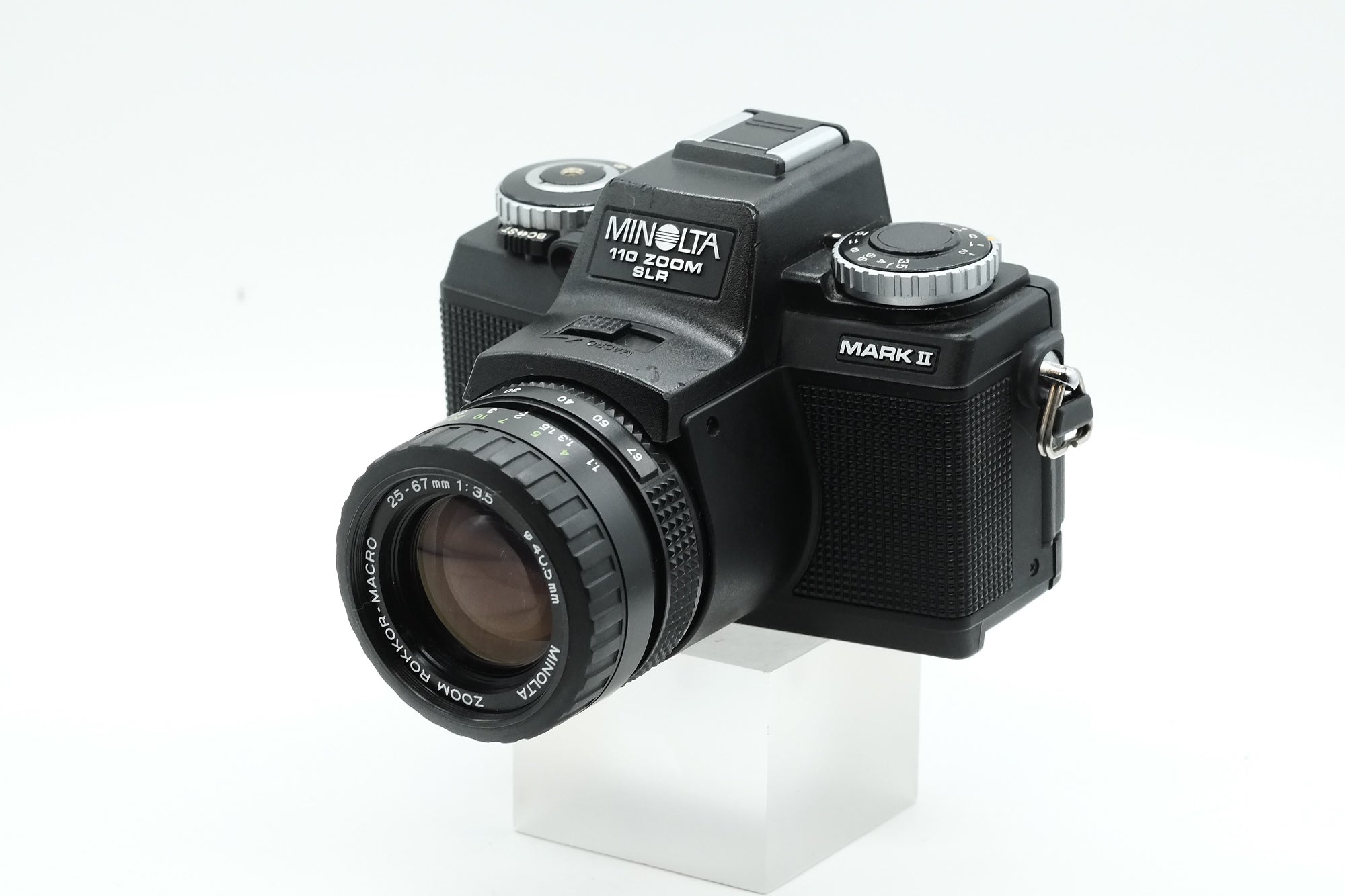 Minolta 110 Zoom SLR Mark II 110 film camera + 2 x Films rolls