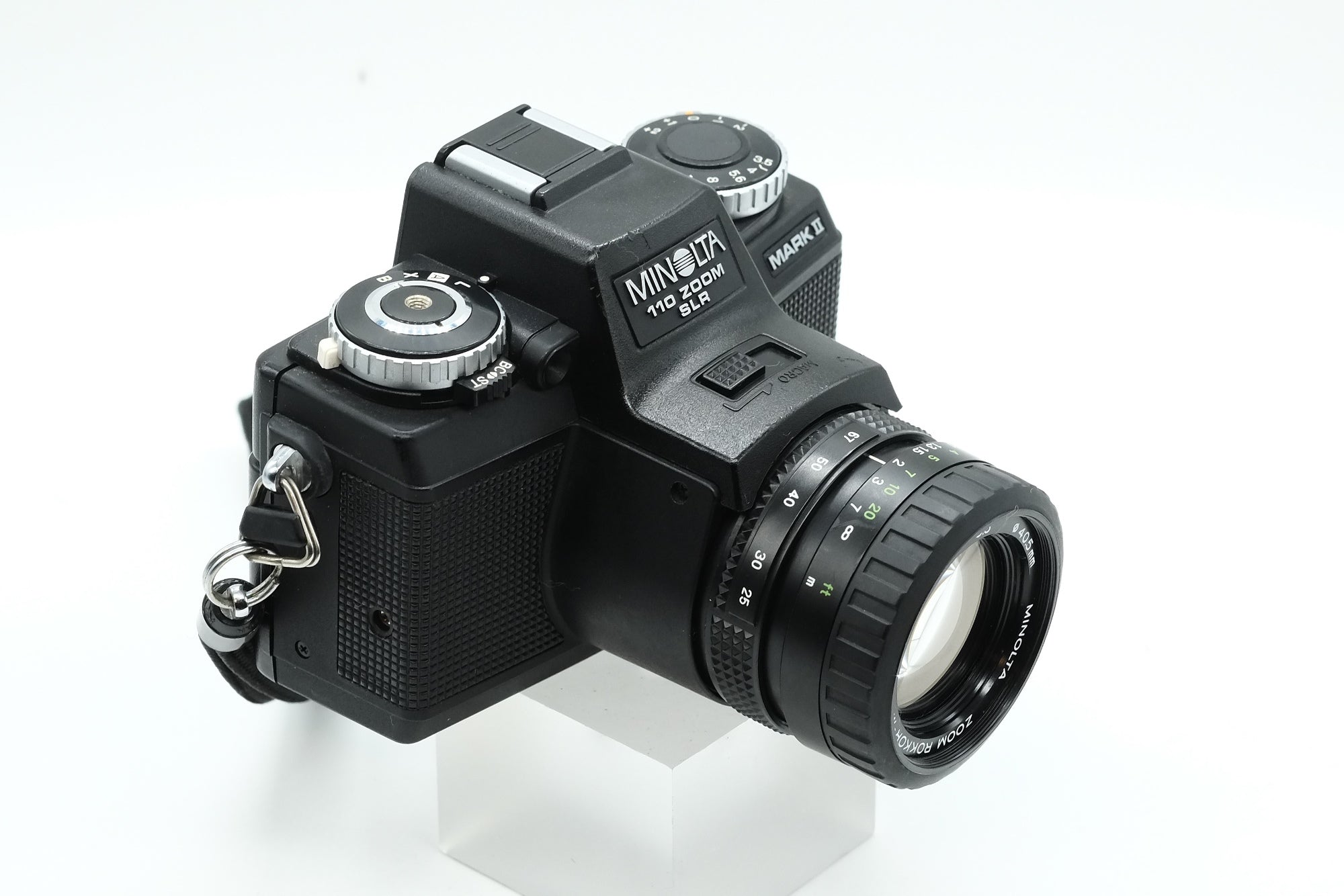 Minolta 110 Zoom SLR Mark II 110 film camera + 2 x Films rolls