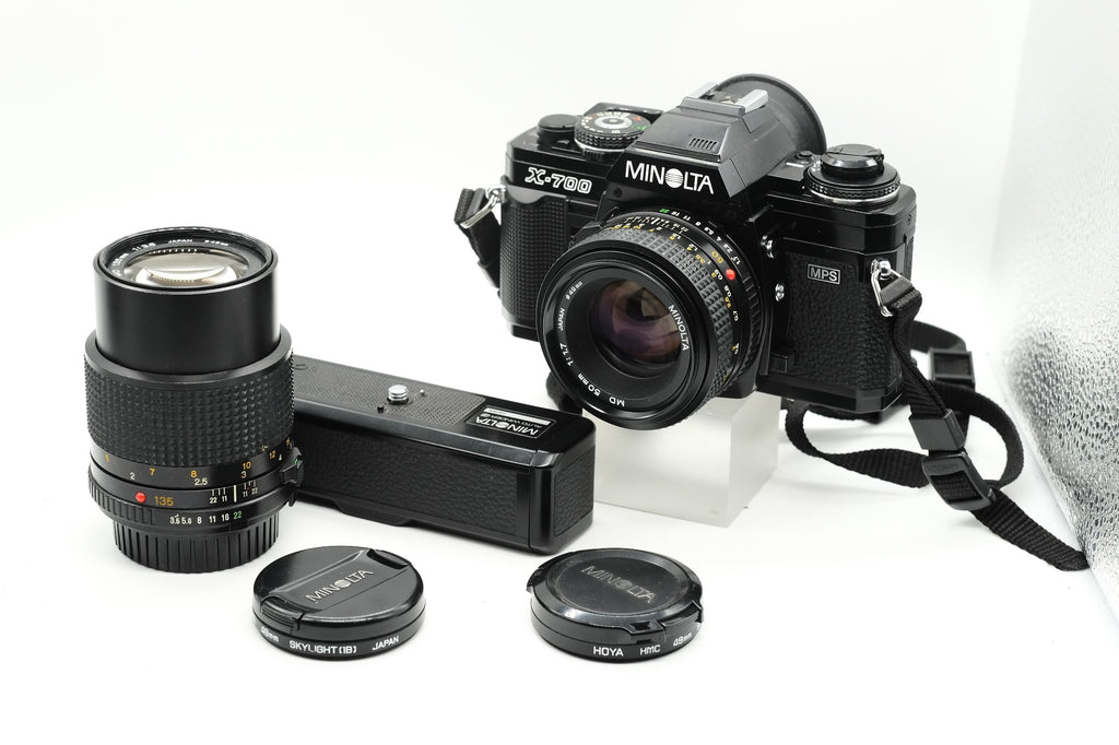 *** NEAR MINT *** MINOLTA X-700 + MINOLTA MD 50mm F/1.7 + MD 135 F/3.5 + WINDER G