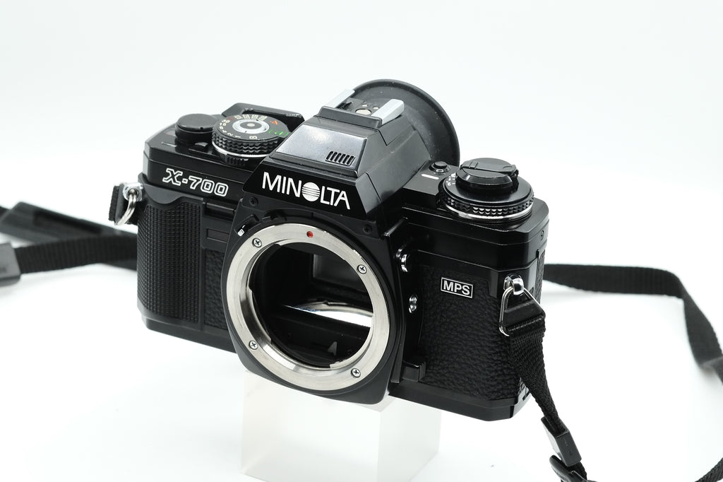 *** NEAR MINT *** MINOLTA X-700 + MINOLTA MD 50mm F/1.7 + MD 135 F/3.5 + WINDER G