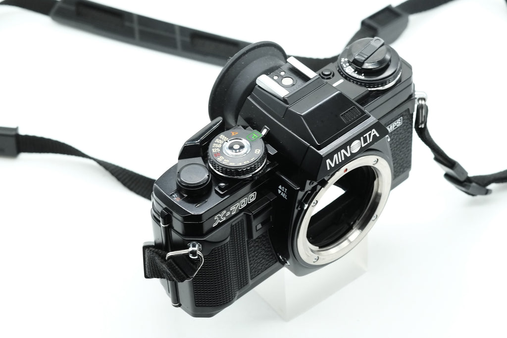 *** NEAR MINT *** MINOLTA X-700 + MINOLTA MD 50mm F/1.7 + MD 135 F/3.5 + WINDER G