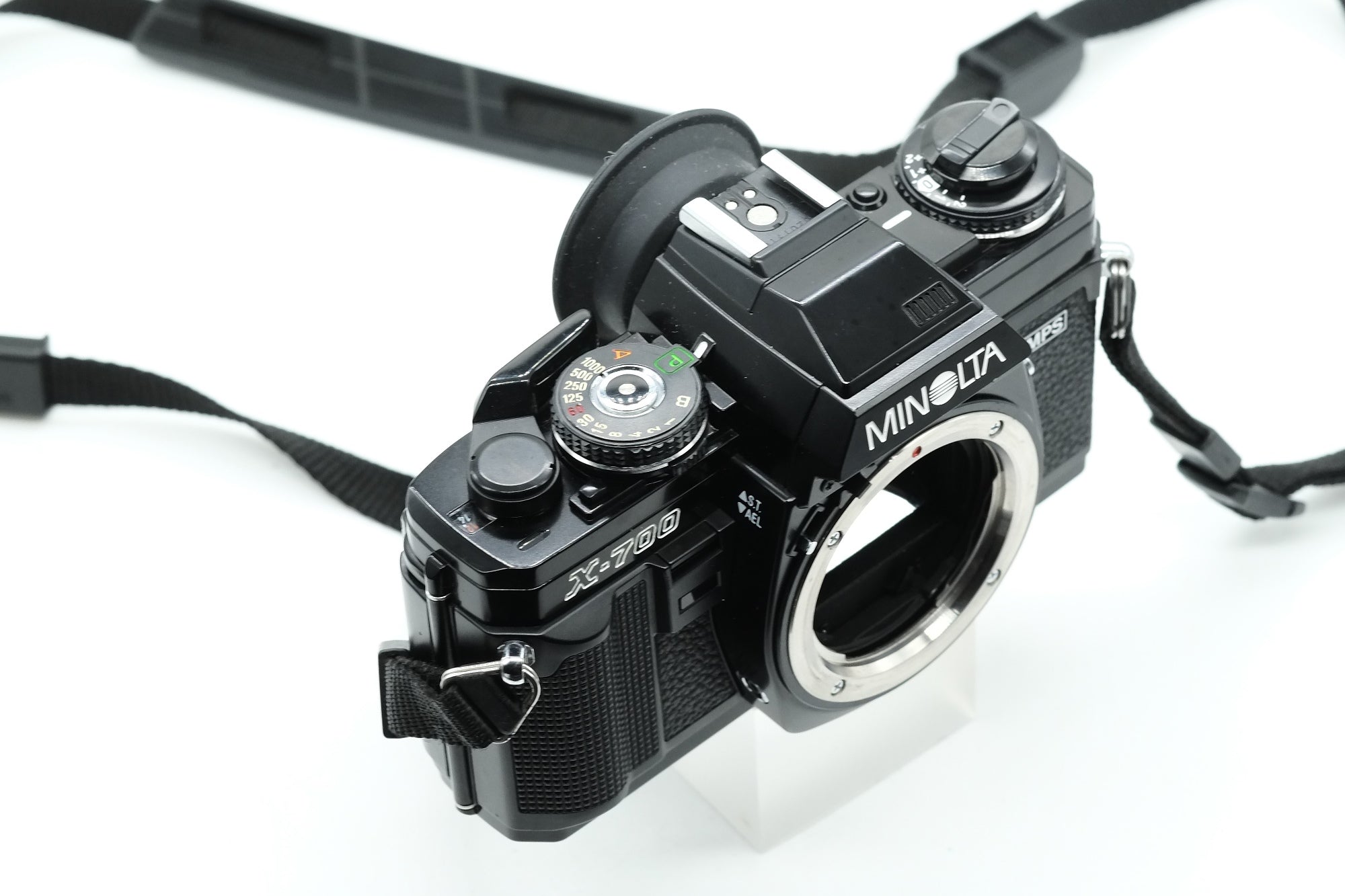*** NEAR MINT *** MINOLTA X-700 + MINOLTA MD 50mm F/1.7 + MD 135 F/3.5 + WINDER G