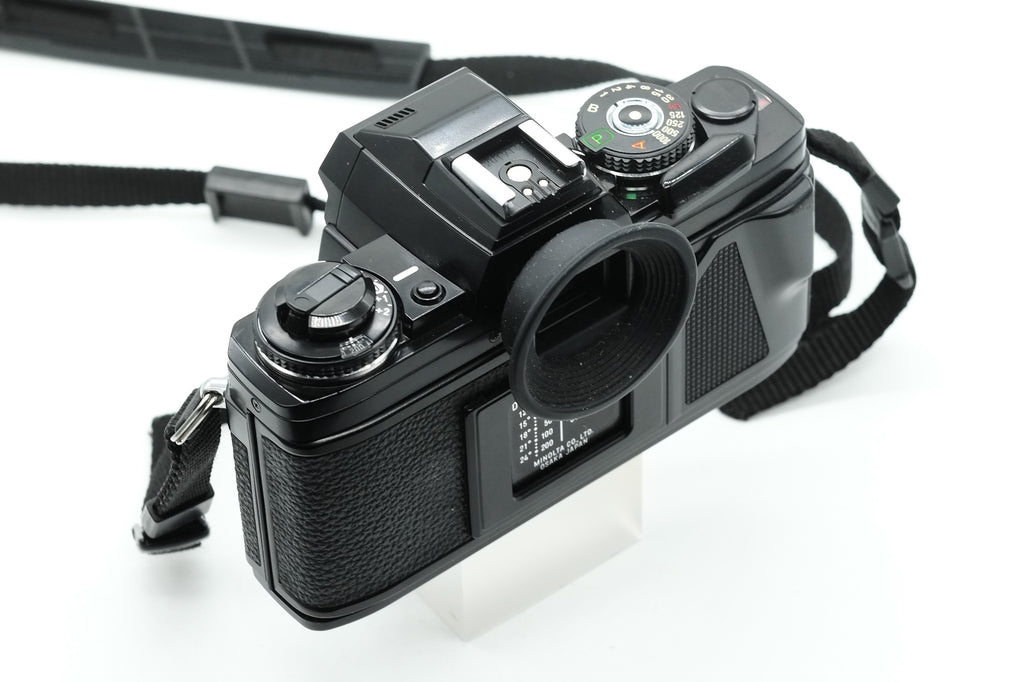 *** NEAR MINT *** MINOLTA X-700 + MINOLTA MD 50mm F/1.7 + MD 135 F/3.5 + WINDER G