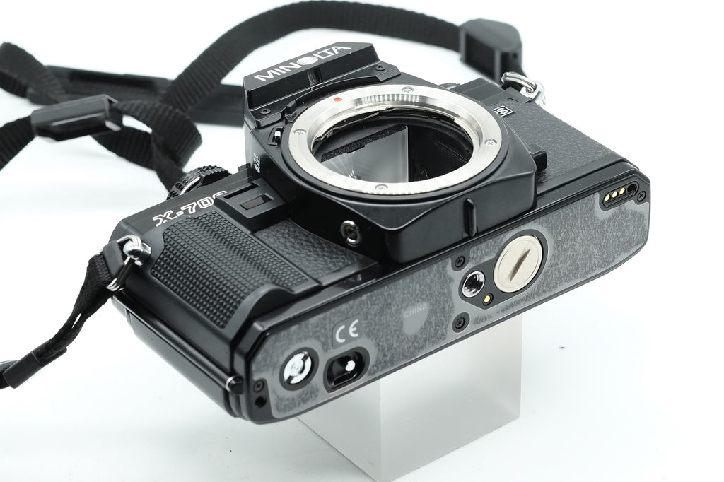 *** NEAR MINT *** MINOLTA X-700 + MINOLTA MD 50mm F/1.7 + MD 135 F/3.5 + WINDER G