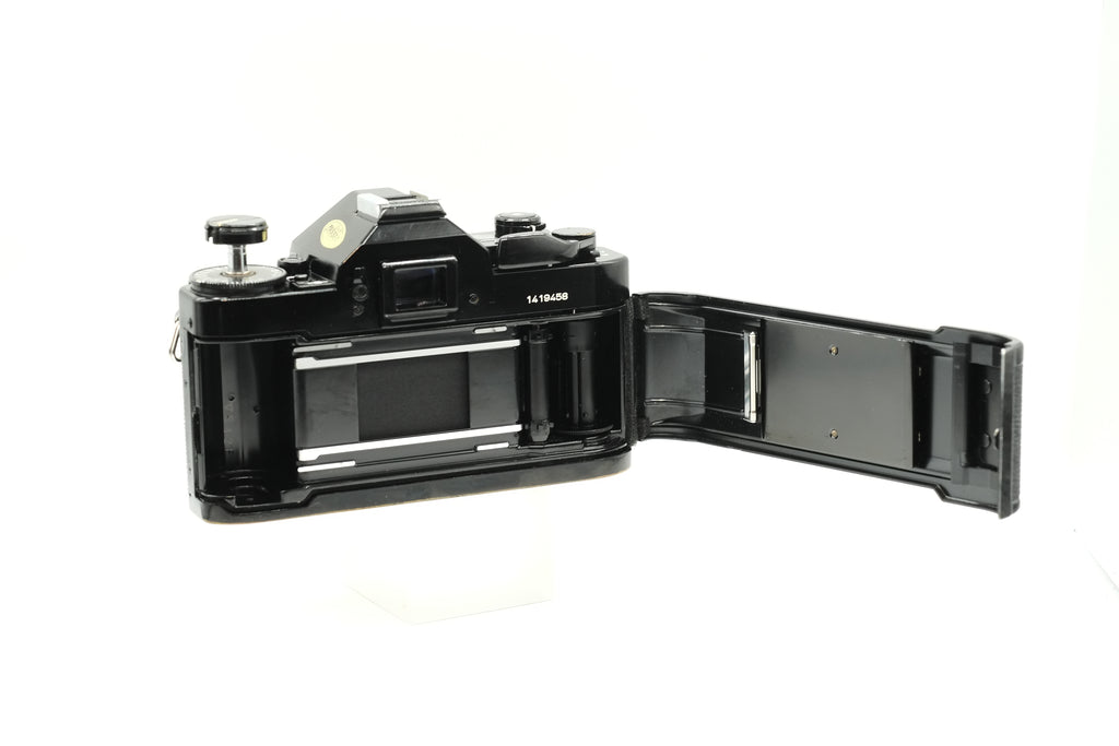 * VGC * Canon A-1 + Canon FD 50mm 1.8 + Canon 35-70mm F/3.5-4.5 * NEW LIGHT SEALS