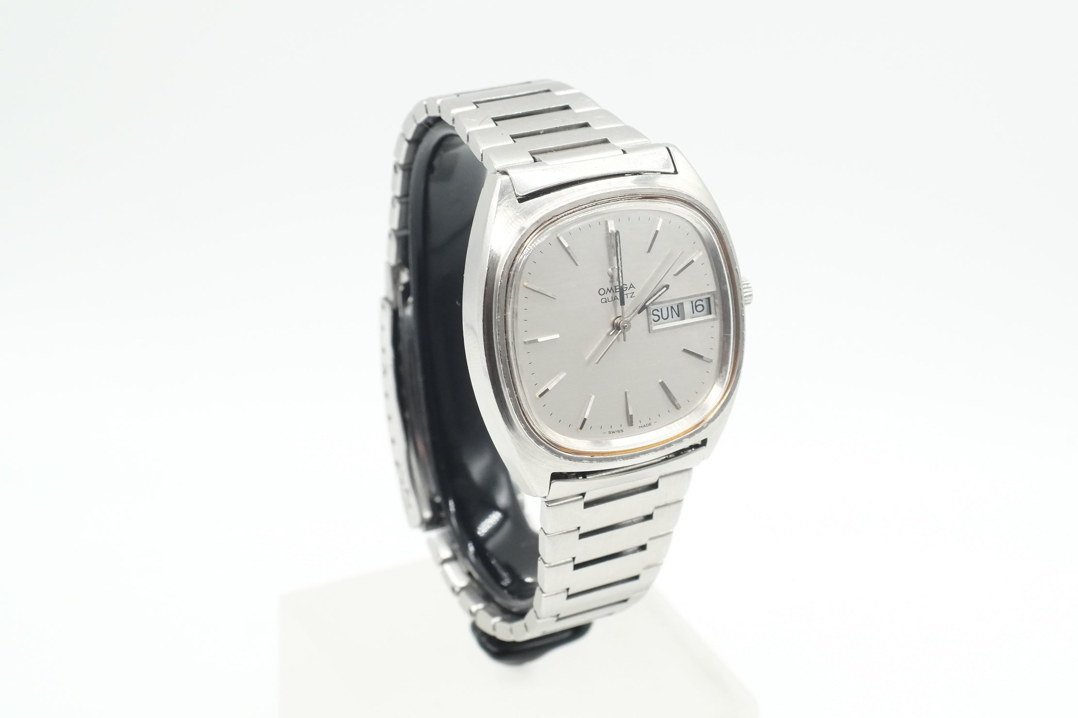 * VGC * 1976 Omega Geneve Quartz ST 196.0066 Cal 1310 + Bracelet 1202