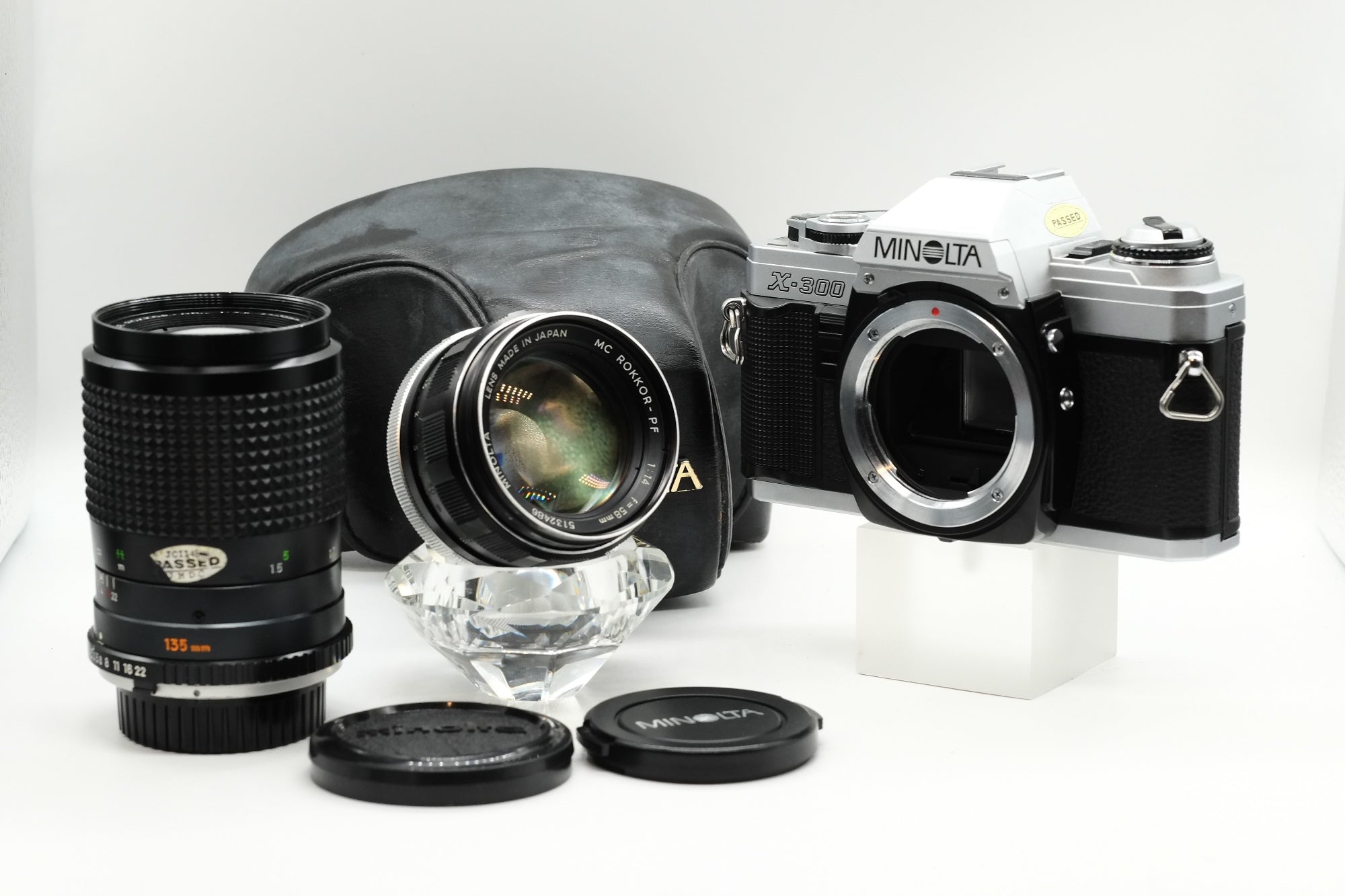 *** EXCELLENT *** MINOLTA X-300 + ROKKOR PF 58mm F/1.4 & ROKKOR QD 135mm F/3.5