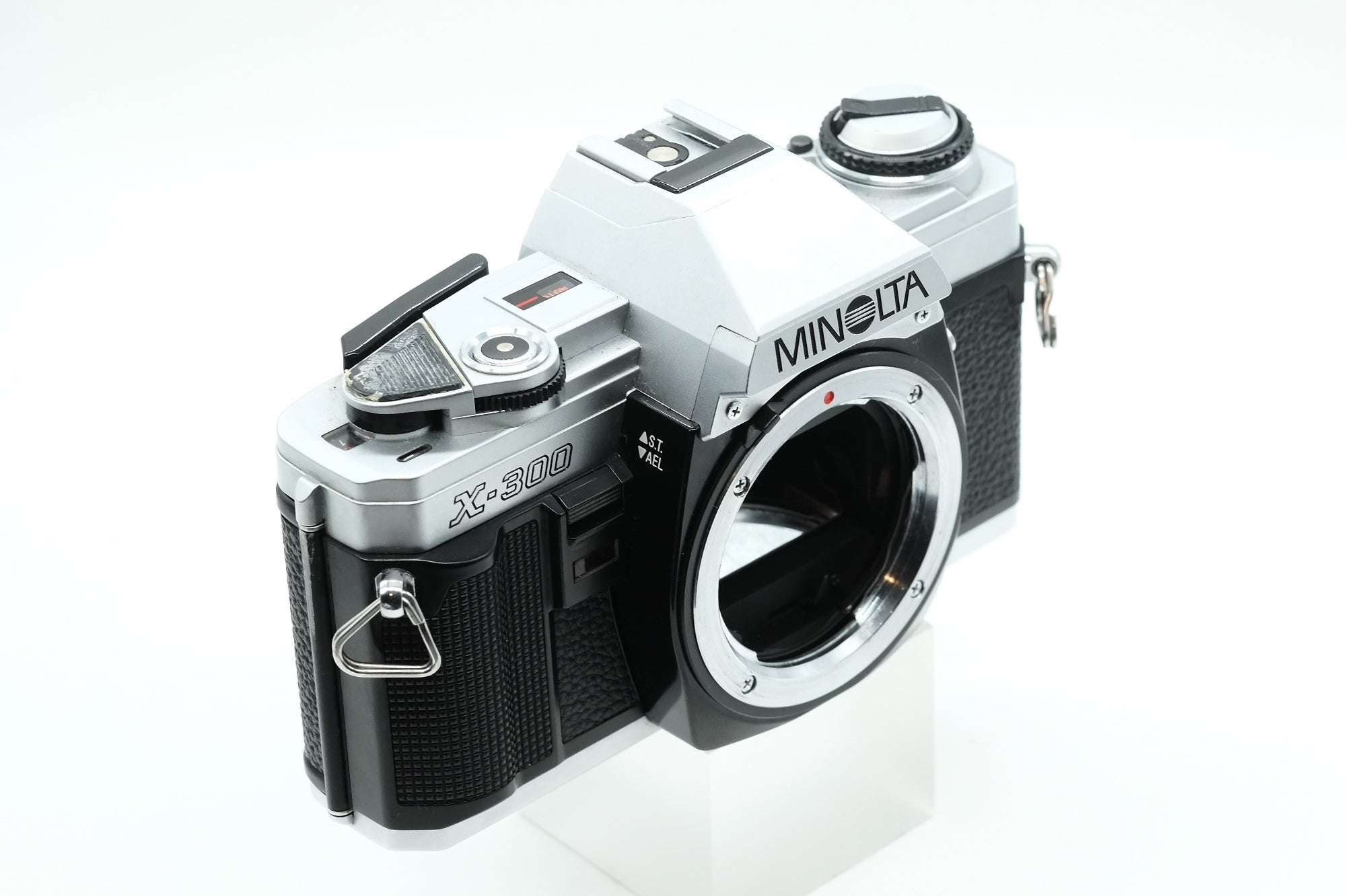 *** EXCELLENT *** MINOLTA X-300 + ROKKOR PF 58mm F/1.4 & ROKKOR QD 135mm F/3.5