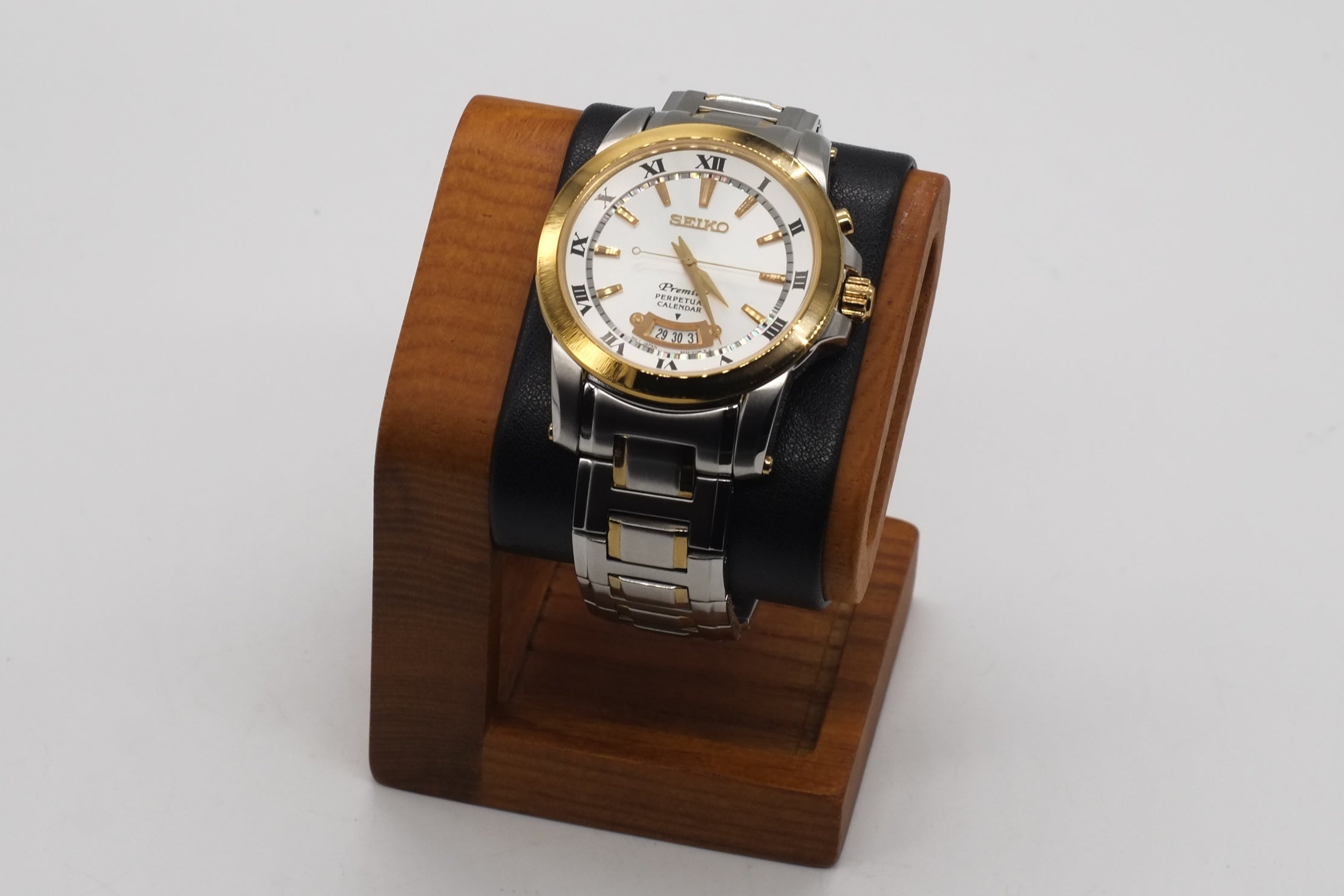 * MINT * SEIKO PREMIER PERPETUAL CALENDAR Men's WRISTWATCH Quartz Ref. 6A32-00X0