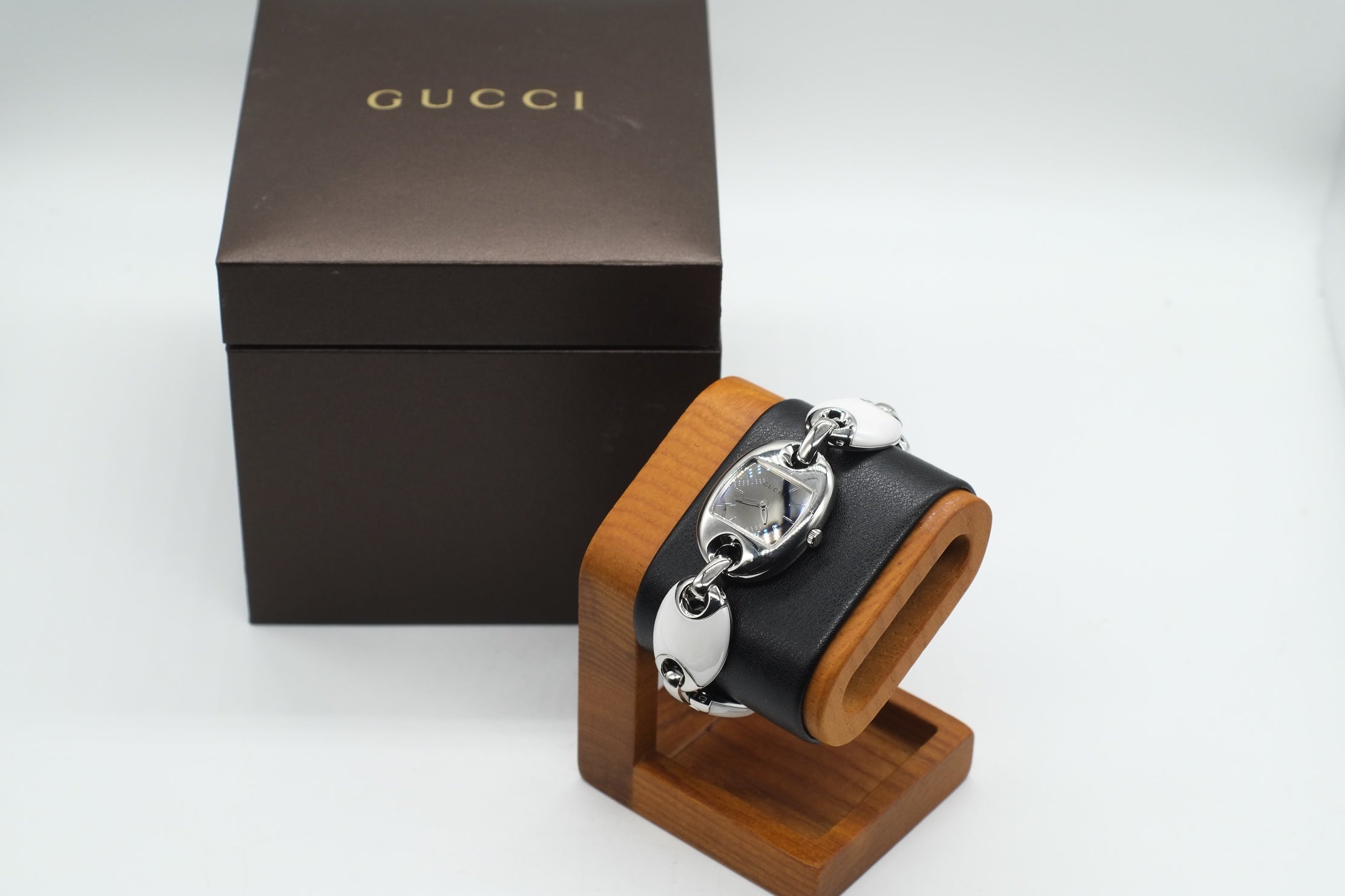 Excellent Gucci Marina 121.5/YA121515 Mirror Dial SS Ceramic Oval Bracelet