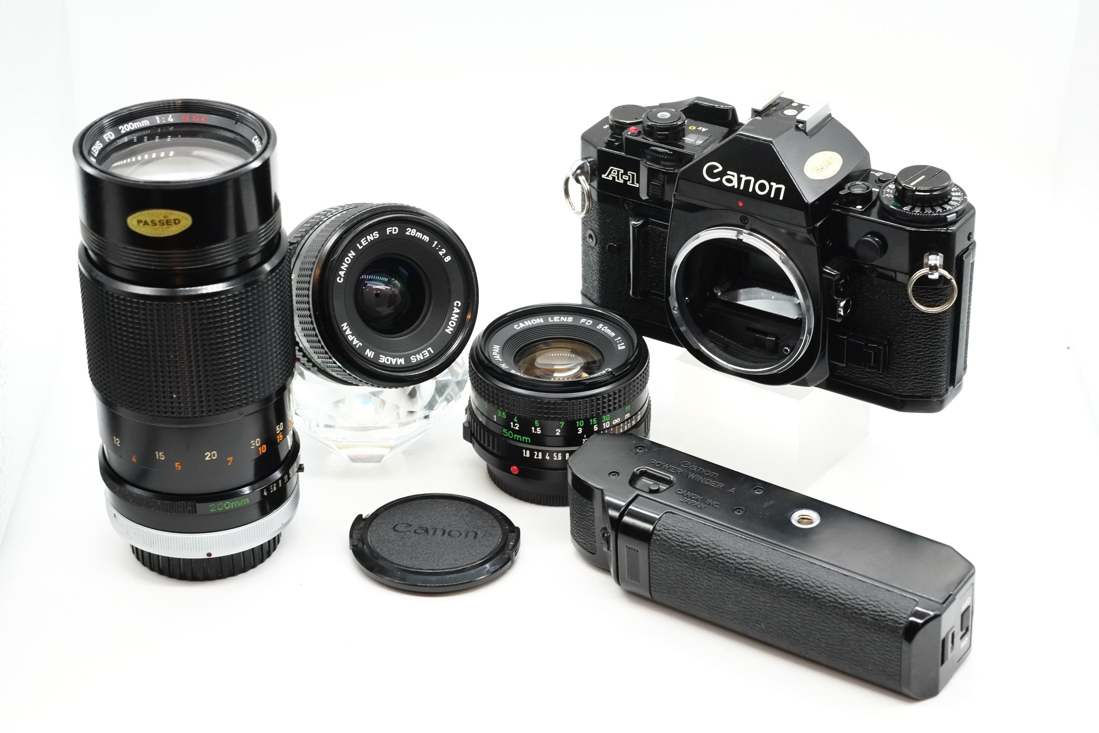 * EXCELLENT * Canon A-1 + Canon FD 50mm + Canon 28mm + 200mm NEW LIGHT SEALS