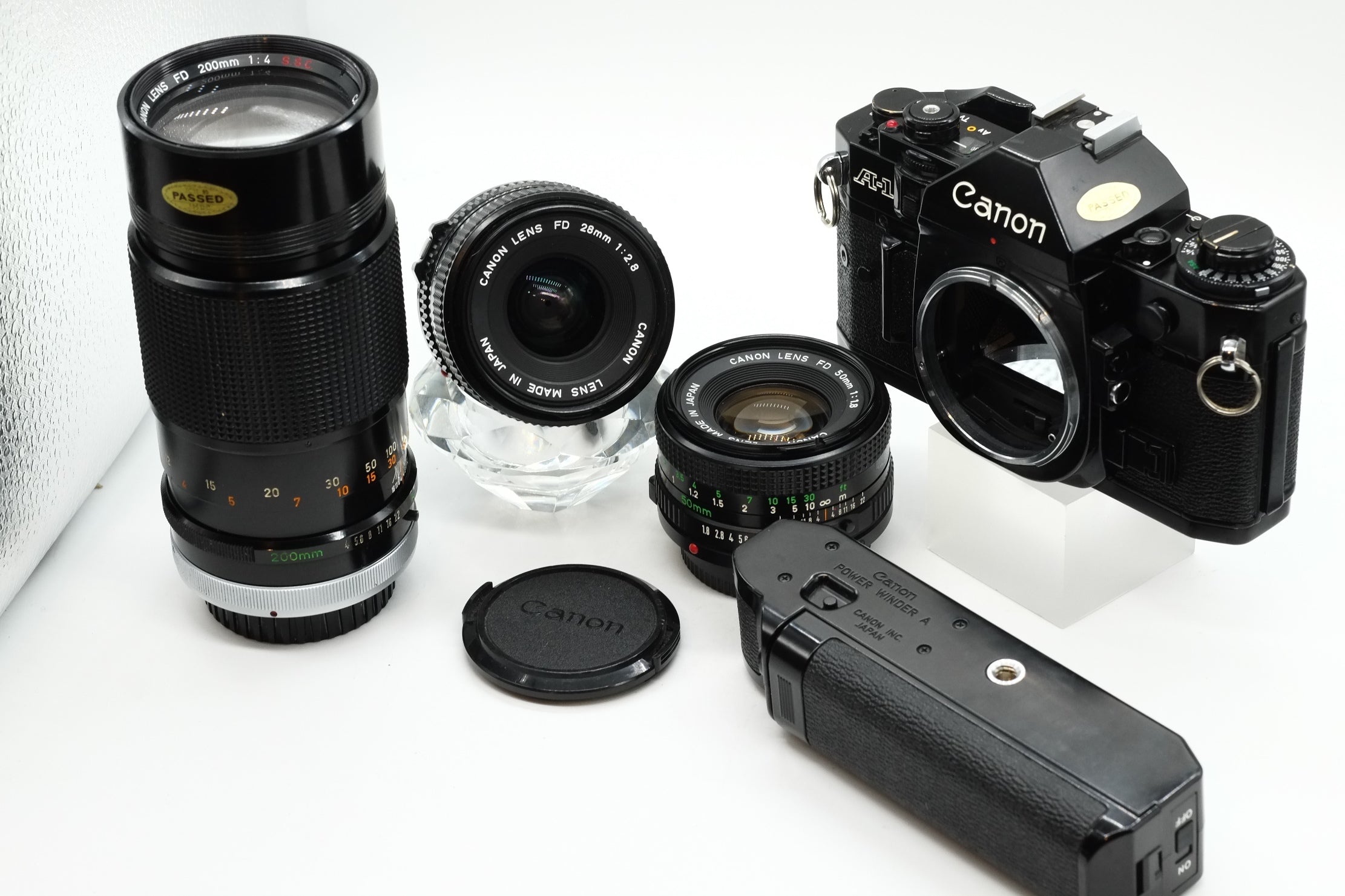 * EXCELLENT * Canon A-1 + Canon FD 50mm + Canon 28mm + 200mm NEW LIGHT SEALS