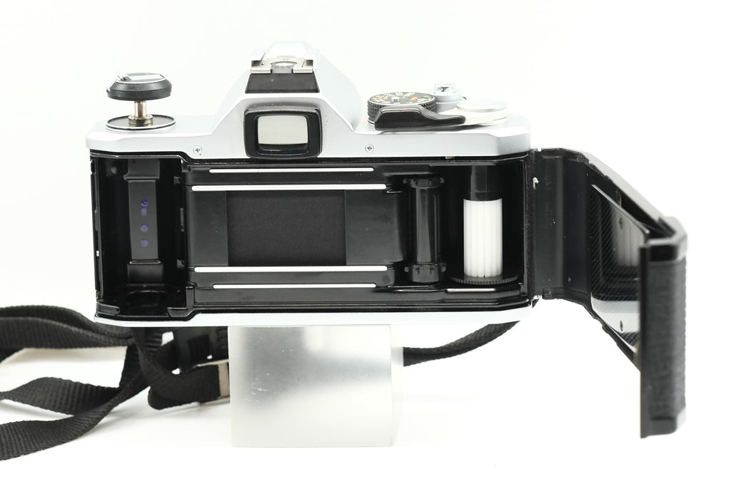 ** EXCELLENT ** PENTAX MX + PENTAX 50mm 1.7 + 28mm 3.5 + 135mm * NEW LIGHT SEALS