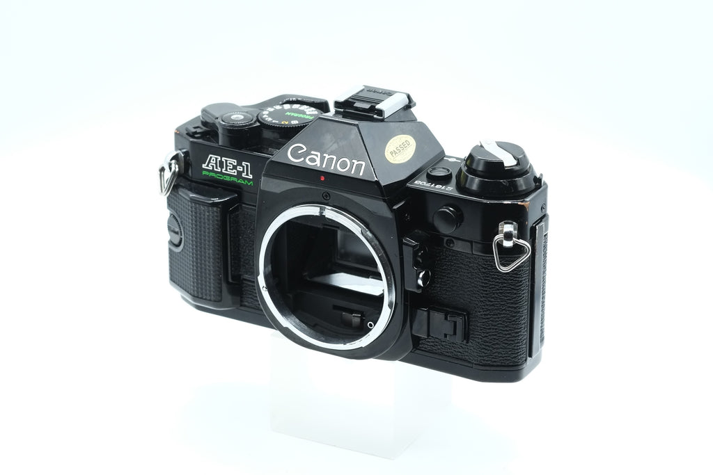 * Excellent * Canon AE-1 PROGRAM + FD Canon 50mm F/1.4  & 70-210 F/4 * New Light Seals