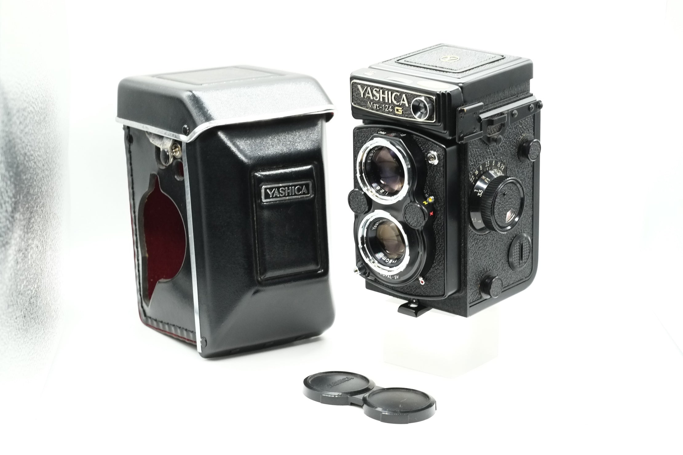 ** Mint ** Yashica Mat 124G * New Light Seals - Meter Works