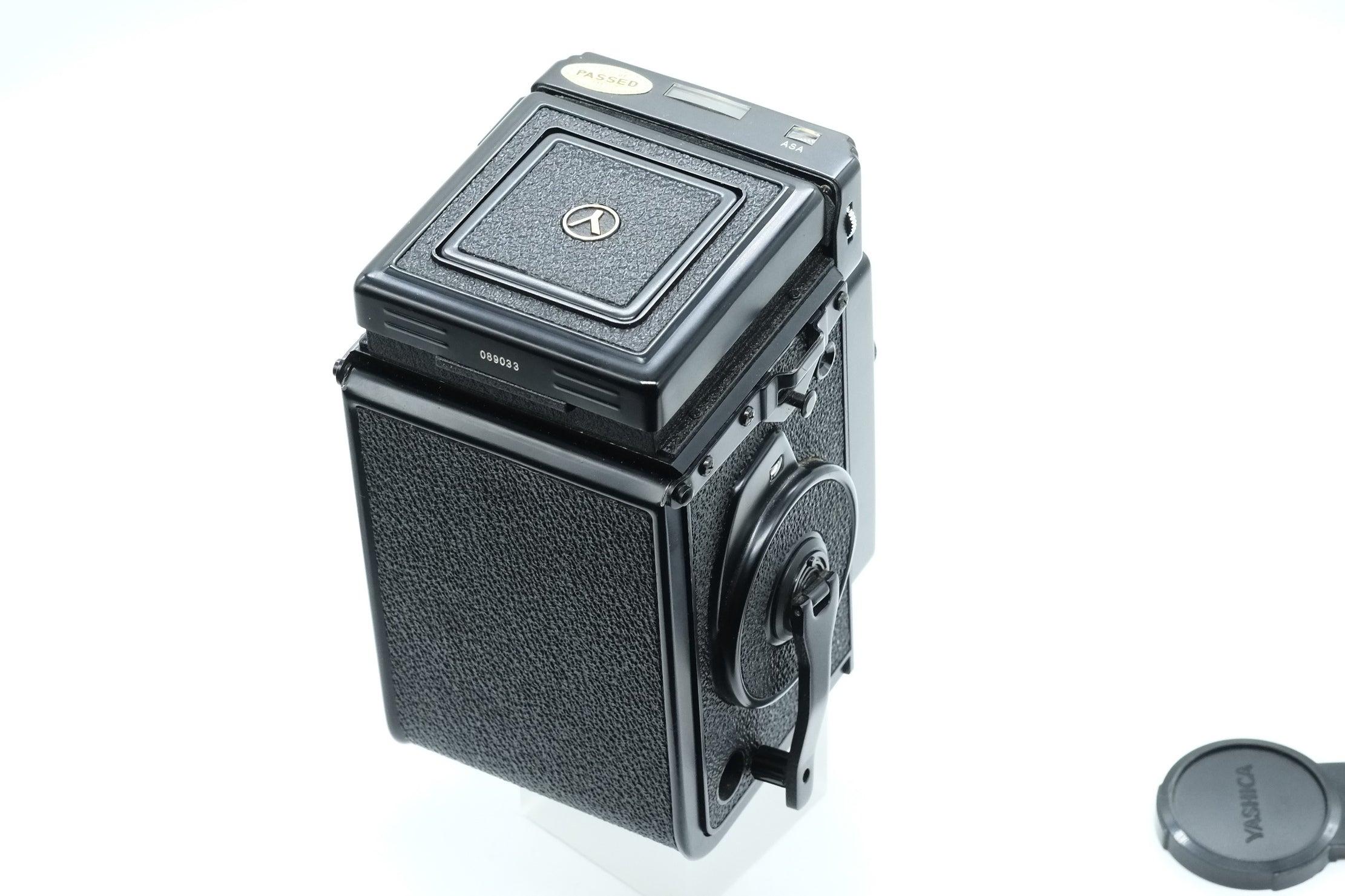 ** Mint ** Yashica Mat 124G * New Light Seals - Meter Works