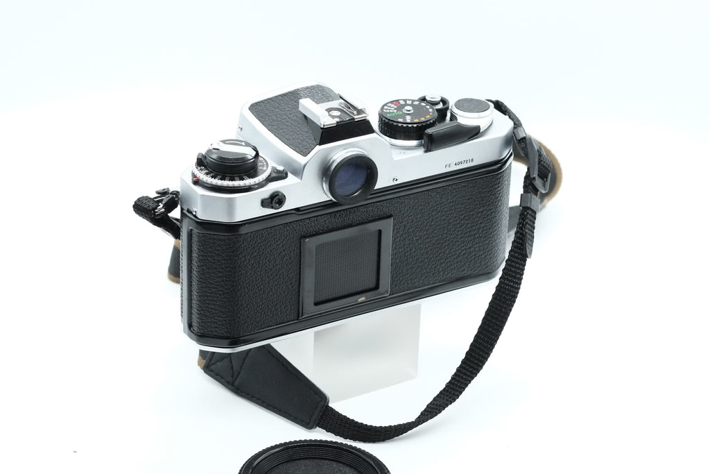 Excellent NIKON FE - Film Camera Body * New Light Seals