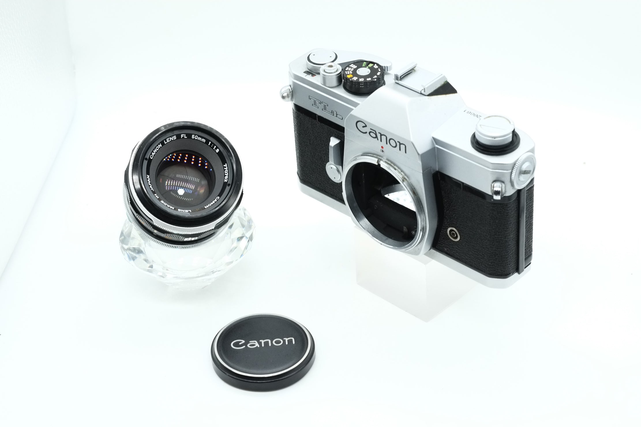 * VERY GOOD * Canon TLb + Canon FL 50mm 1.8 * New Light Seals