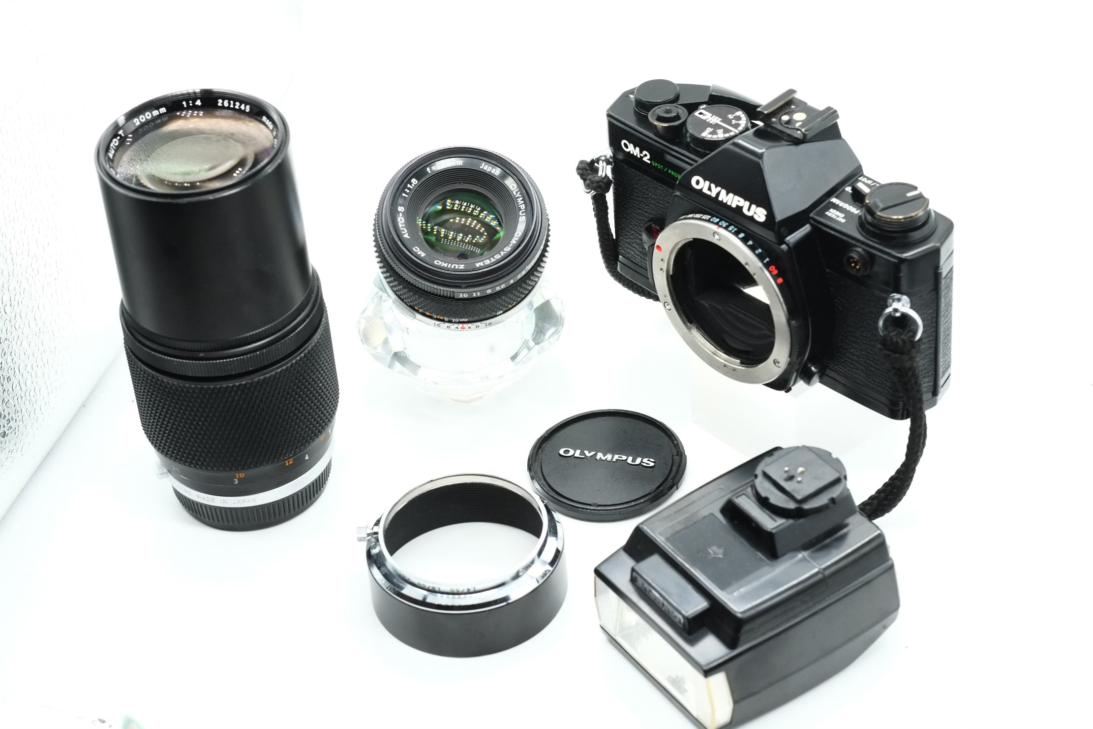 Olympus OM-2 Spot/Program + Olympus 50mm f1.8 + Olympus 200mm f4
