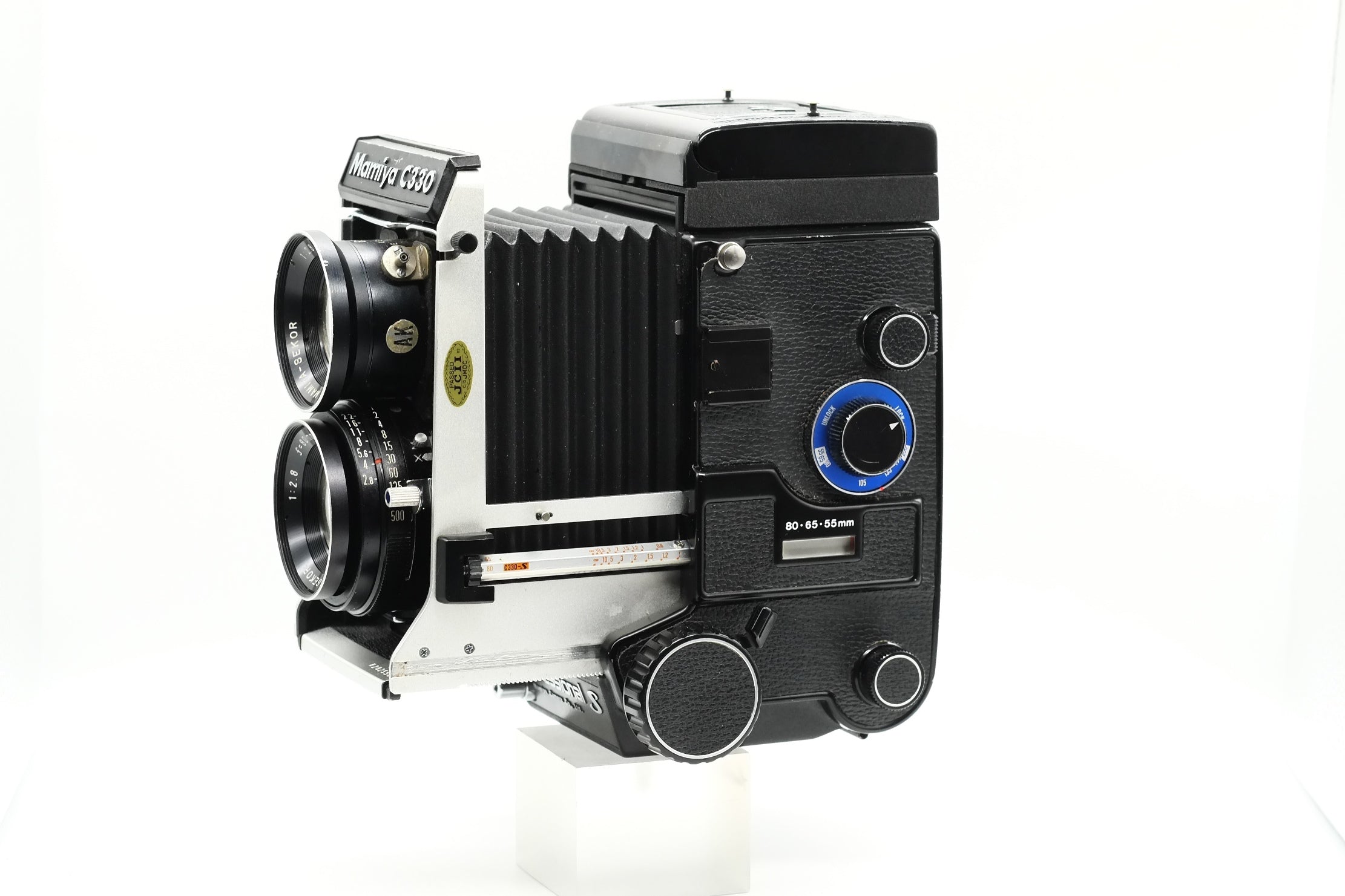 Mamiya C330 Pro S & Mamiya Sekor 80mm F/2.8 * New Light Seals