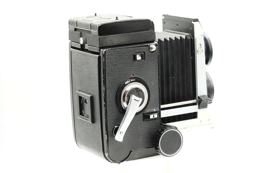 Mamiya C330 Pro S & Mamiya Sekor 80mm F/2.8 * New Light Seals