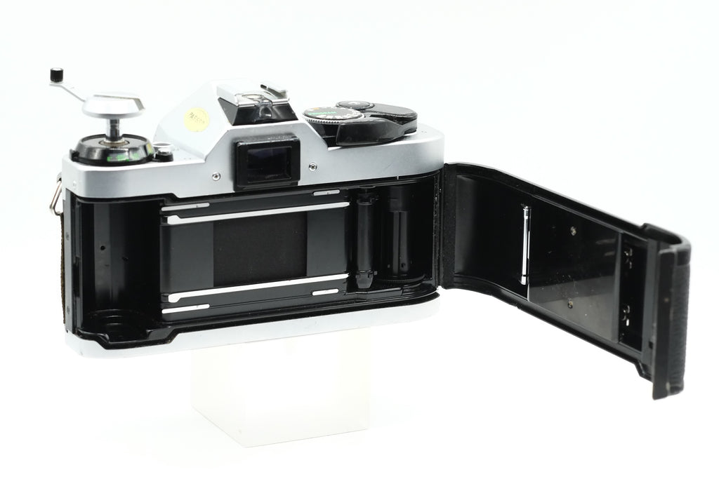 * VGC * Canon AE-1 PROGRAM + FD Canon 50mm F/1.8  28mm F/2.8 70-150 F/4.5 WINDER