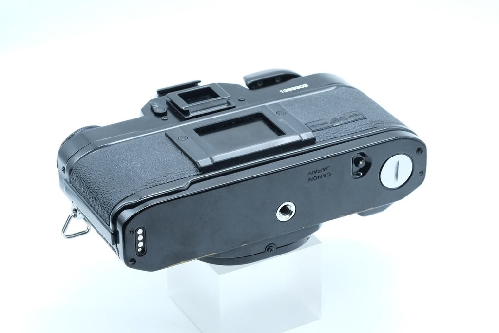 * VGC * Canon A-1 + Canon FD 50mm 1.8 + Canon 28mm  Canon 135mm & Motor Drive MA* NEW LIGHT SEALS