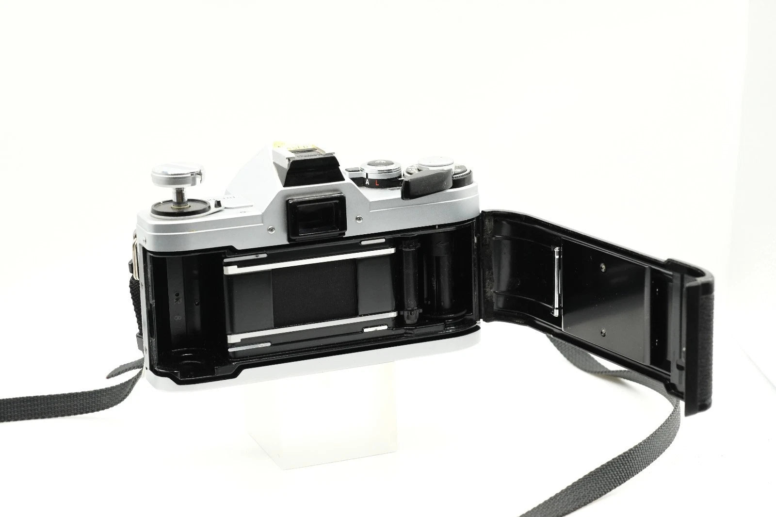 Canon AT-1 + Canon FD 50mm 1.8 + Canon 135mm + 70-210mm + Winder